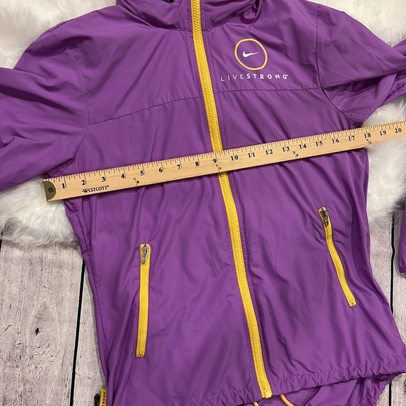 Nike‎ Livestrong Running Athletic Windbreaker - Picture 6 of 7